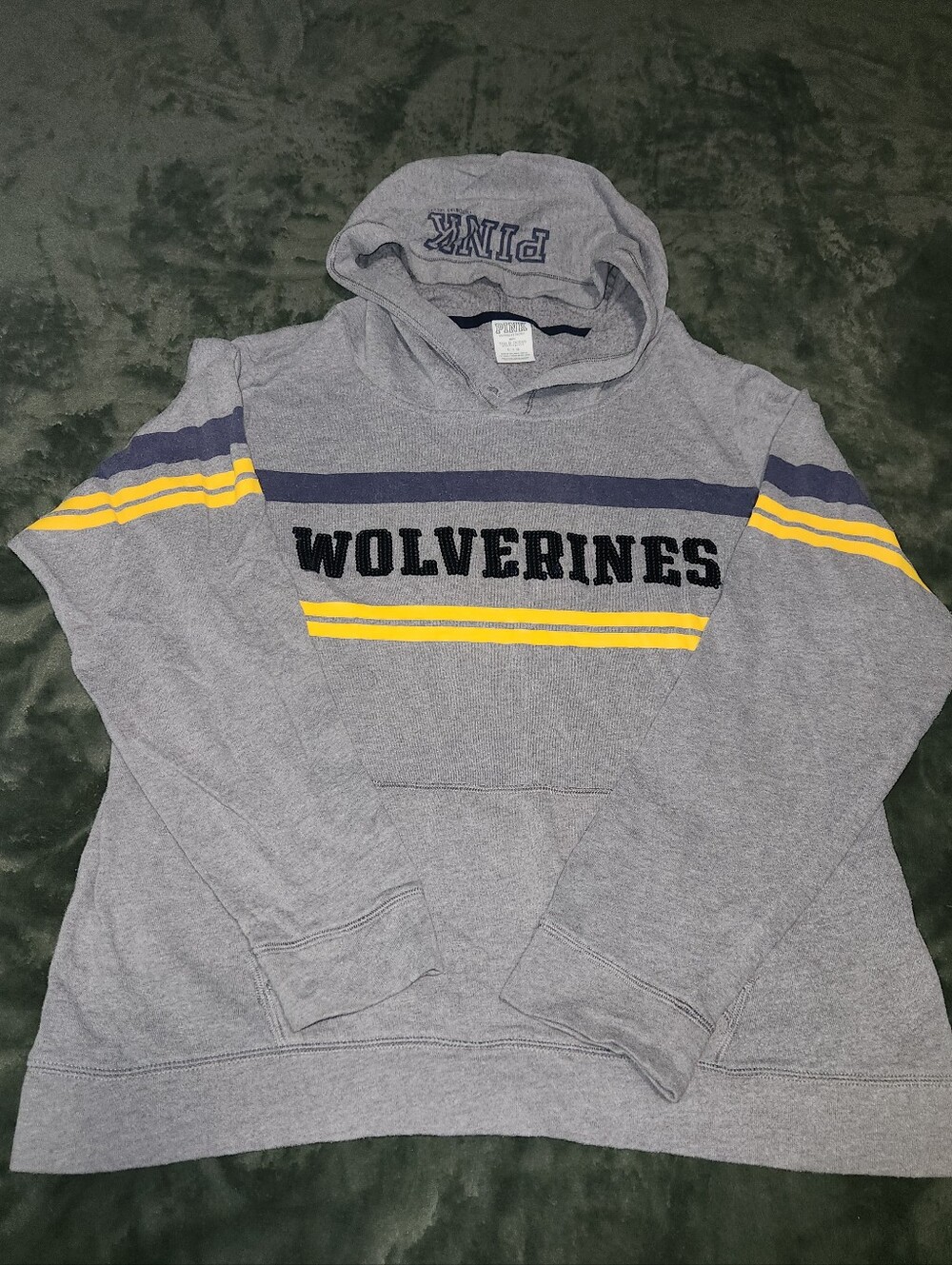 *RARE* PINK VS Michigan Wolverines Hoodie